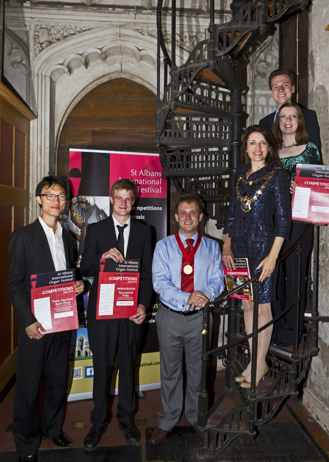 Prizewinners_staircase_5150_sml2