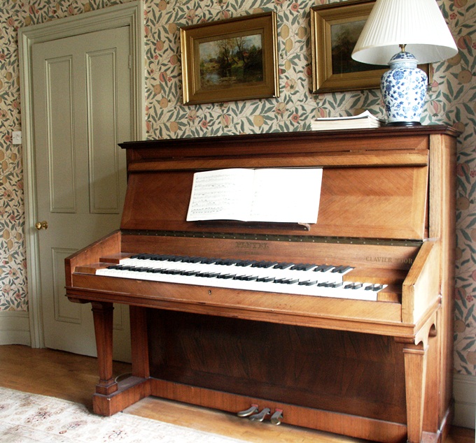 My secret weapon – the Moor double keyboard piano